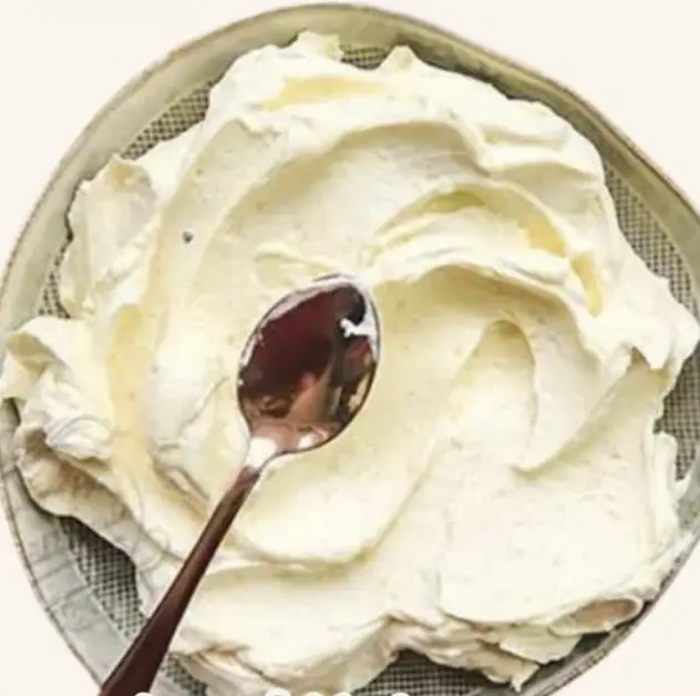 Crème légère et onctueuse pour sublimer vos fraisiers