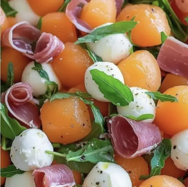 Salade de Melon, Mozzarella & Jambon Cru